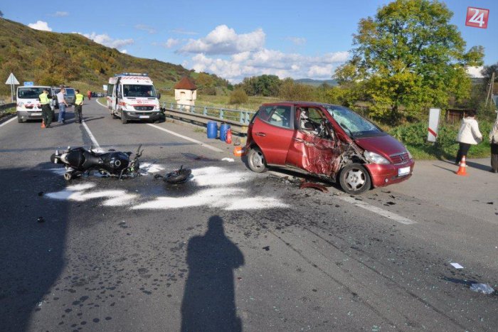 Ilustračný obrázok k článku Smrteľná dopravná nehoda: Pozrite FOTO a ak ste nehodu videli, volajte políciu