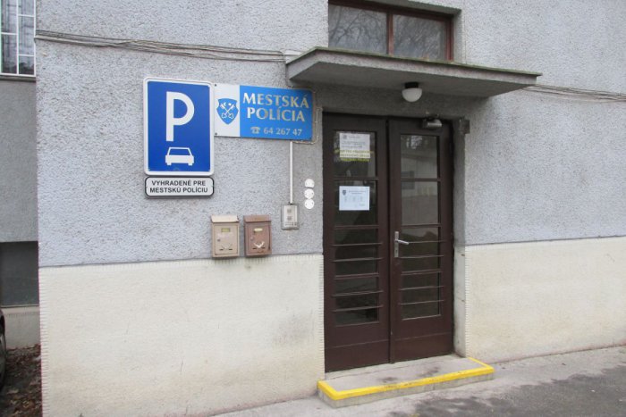 Ilustračný obrázok k článku Mestská polícia v Moravciach kedysi? Policajti bez zbraní aj hromadná výpoveď všetkých strážcov poriadku