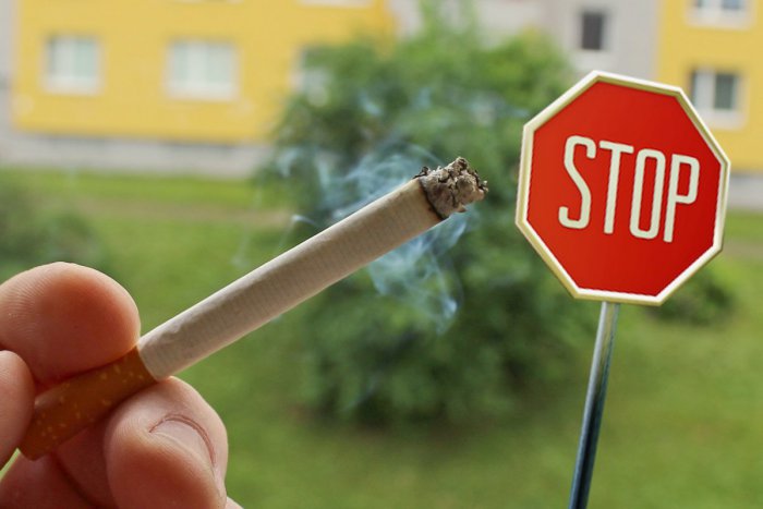 Ilustračný obrázok k článku Predajcovia vlani predali cigarety vyše 20 percentám maloletých: Fajčia aj deti