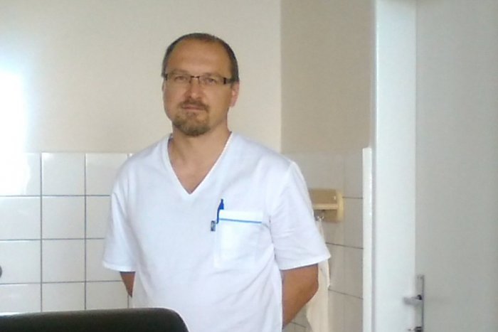Ilustračný obrázok k článku Lučenecký gynekológ Csaba Varga pomáha bábätkám na svet už 17 rokov: Jeden pôrod ho skutočne vystrašil