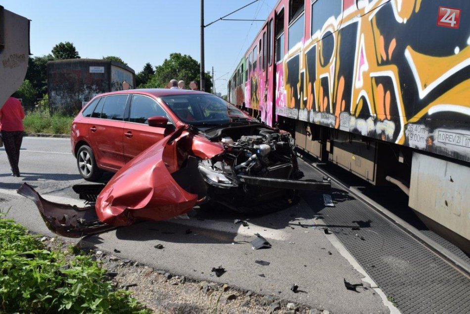 Ilustračný obrázok k článku Vlani stúpol počet nehôd na železničných priecestiach: O život prišlo šesť šudí