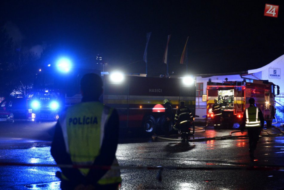 Ilustračný obrázok k článku Horúca noc seneckých hasičov: Boli privolaní k požiaru lietadla