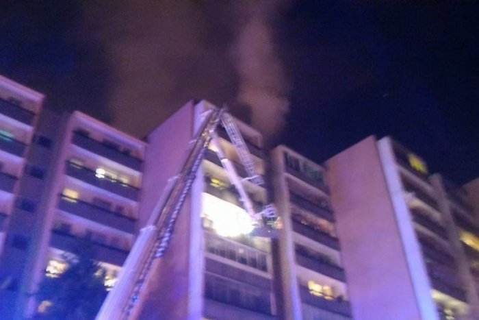 Ilustračný obrázok k článku MIMORIADNA SPRÁVA: V noci v Dúbravke horel byt. Mladá žena požiar neprežila