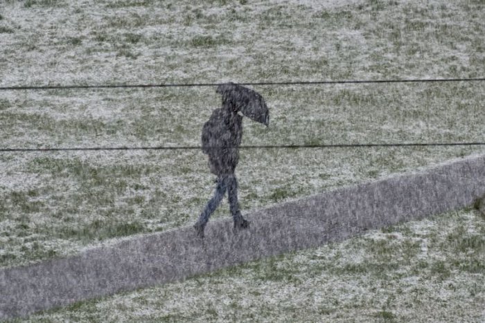 Ilustračný obrázok k článku Už o pár dní sa výrazne ochladí, pripravte sa na snehové prehánky