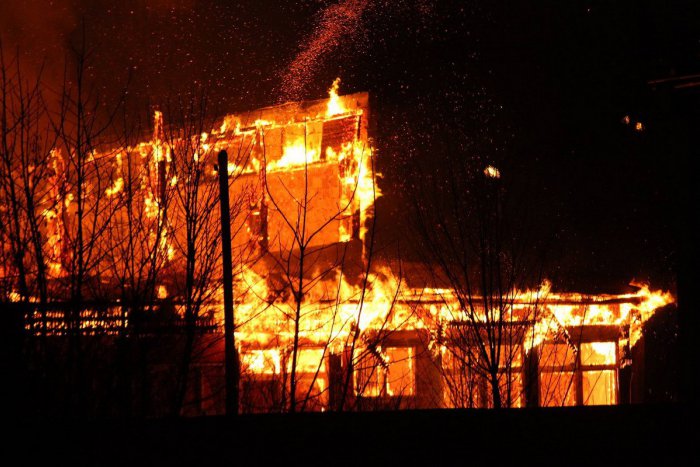 Ilustračný obrázok k článku FOTO: Požiar zachvátil telocvičňu v Nitre, plamene stúpali do výšky 10 metrov