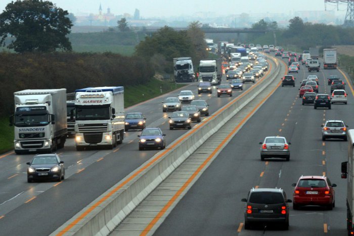 Ilustračný obrázok k článku Ministerstvo upozorňuje vodičov: Nové ceny cestných nálepiek v Bulharsku