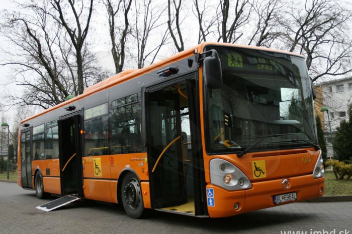 Ilustračný obrázok k článku Pri Dunaji začali premávať školské autobusy. Deti vozia do školy v Rusovciach