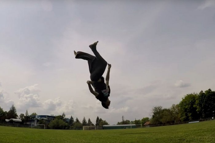 Ilustračný obrázok k článku VIDEO: Neuveriteľné kúsky nitrianskeho akrobata, z tohto sa vám zatočí hlava