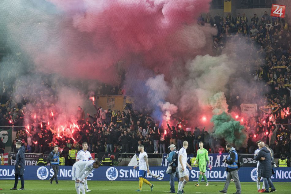 Ilustračný obrázok k článku Zápas DAC versus Slovan s rekordnou návštevou: Padali pokuty maďarským fanúšikom