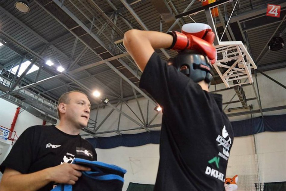 Ilustračný obrázok k článku Muž, ktorý v Michalovciach trénuje kickboxérov: Vyspovedali sme Ľuboša Takáča
