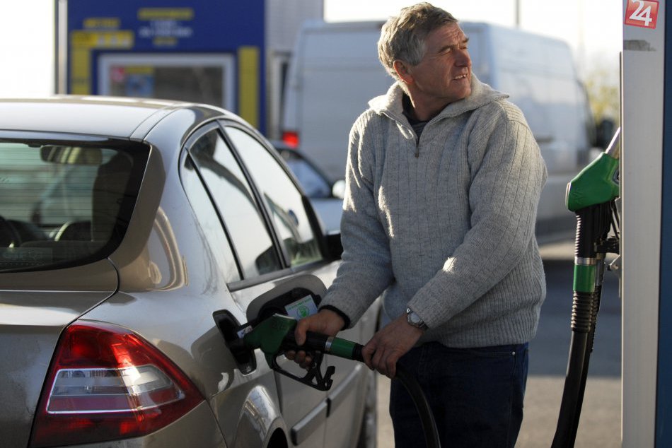 Ilustračný obrázok k článku RADÍME: Motoristi už tankujú zimné palivo, nemali by zabúdať aj na servis