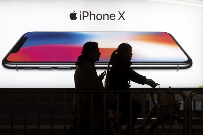 Ilustračný obrázok k článku Apple zasiahli slabé predaje: Znižuje produkciu iPhonu X na polovicu