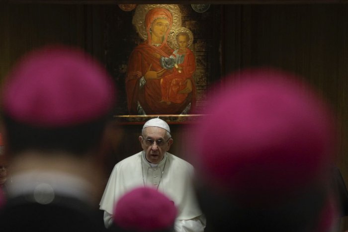 Ilustračný obrázok k článku Pápež František o sexuálnom zneužívaní: Uznal, že škandály v cirkvi ľudí odrádzajú