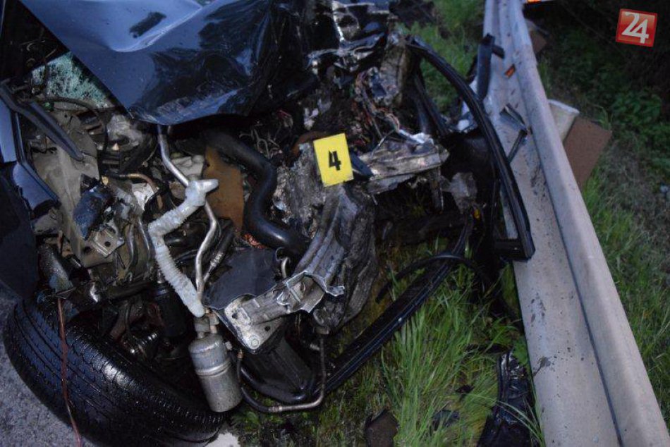 Tragédia v obrazoch: Renault nabúral až do dvoch kamiónov