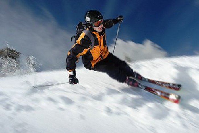 Ilustračný obrázok k článku Milovníci zimných radovánok pozor: Cez víkend sa už dá lyžovať, otvárajú aj Donovaly
