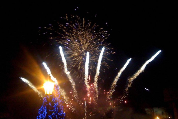 Ilustračný obrázok k článku Nový rok privítali v Mokrej Lúke najväčším ohňostrojom v okrese