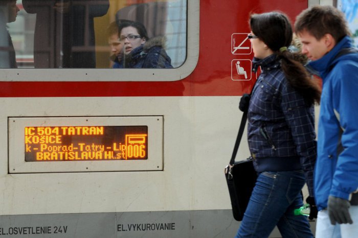 Ilustračný obrázok k článku IC vlaky Bratislava-Košice sú na Zelený štvrtok takmer vypredané: Posilnia spoje