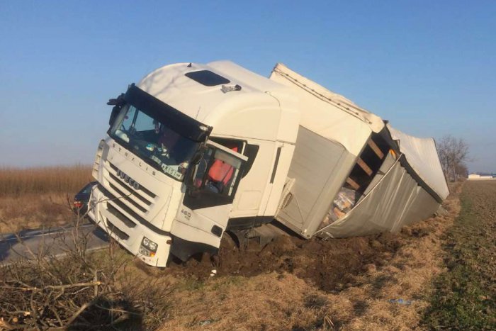 Ilustračný obrázok k článku Nehoda kamióna v Lučenci. Na mieste zranený, zasahovali hasiči!