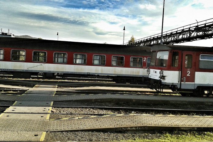 Ilustračný obrázok k článku Na trati Košice-Prešov opravia železničné priecestia: Ak cestujete vlakom, rátajte s výlukami!
