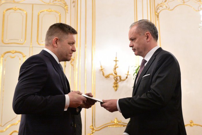 Ilustračný obrázok k článku Slovensko má novú vládu v čele s trojnásobným premiérom Robertom Ficom