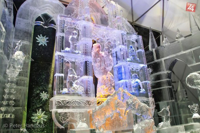 Ilustračný obrázok k článku FOTO: Oltár Majstra Pavla z Levoče je vytesaný do ľadovej krásy