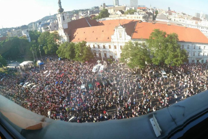 Ilustračný obrázok k článku V Bratislave sa bude konať ďalší protikorupčný pochod: Stoja za ním opäť študenti