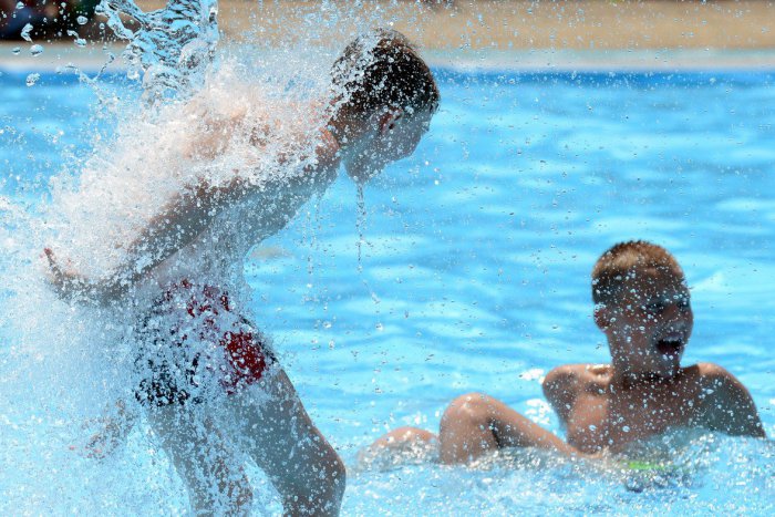 Ilustračný obrázok k článku Kúpalisko v Podhájskej bude bohatšie o bazén s vlnobitím: Otvoria ho počas leta