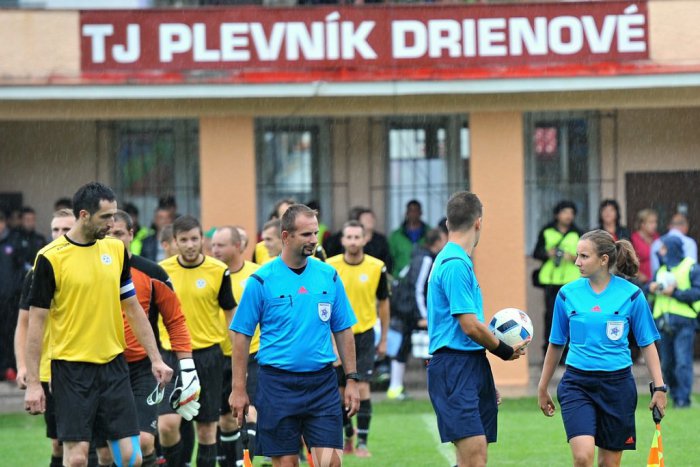 Ilustračný obrázok k článku Frajerský dedinský gól na VIDEU: Jožo (30) z Plevníka to zatočil ako Messi!