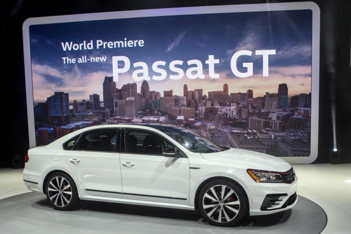 Ilustračný obrázok k článku VW zastavil výrobu niektorých modelov Passat a Arteon: Dôvodom je problém s kontrolkou