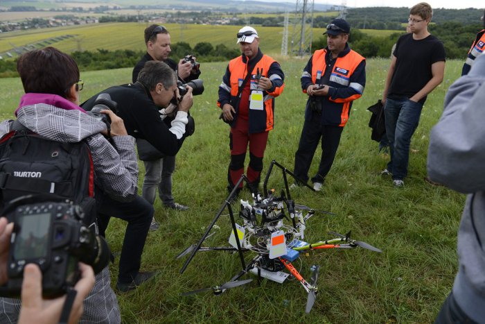 Ilustračný obrázok k článku Originálne preteky dronov v Trenčíne: Elektromobily či VR ešte nie je všetko!