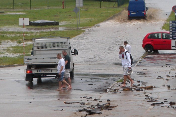 Ilustračný obrázok k článku Sedem rokov od ničivých záplav: Pamätáte si tieto ZÁBERY zo závodu?