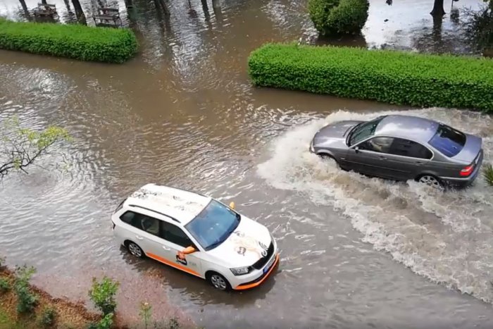 Ilustračný obrázok k článku VIDEO: Hlohovec zasiahla silná búrka, voda zatopila ulice