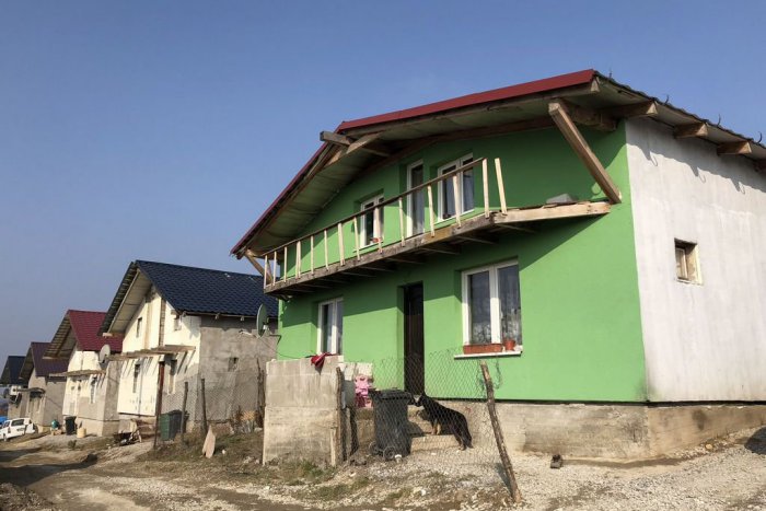 Ilustračný obrázok k článku V Rankovciach svojpomocná výstavba domov pre Rómov funguje