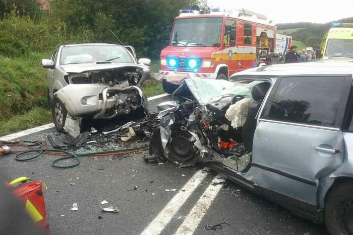 Ilustračný obrázok k článku Hrozivá nehoda na východe Slovenska: Pri čelnej zrážke sa zranilo sedem ľudí