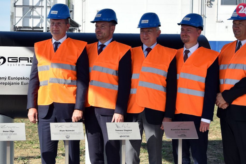 Ilustračný obrázok k článku FOTO a VIDEO: Vo V. Kapušanoch začali výstavbu prepojovacieho plynovodu do Poľska