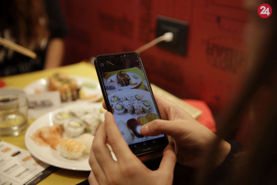 Ilustračný obrázok k článku KURIOZITA DŇA: Za jedlo v reštaurácii môžete zaplatiť popularitou na Instagrame