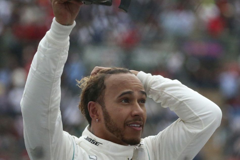 Ilustračný obrázok k článku KURIOZITA DŇA: Hamilton v predstihu získal svoj piaty titul šampióna F1