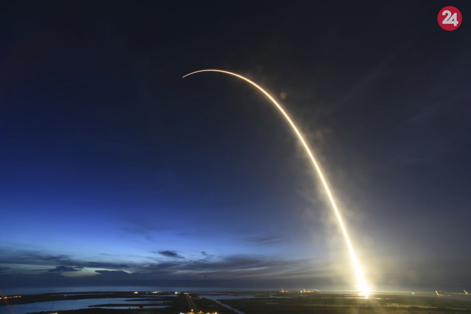 Ilustračný obrázok k článku SpaceX si pripísal úspešný let: Falcon 9 prvý raz vyniesol vojenskú družicu