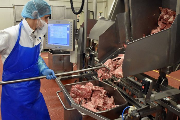Ilustračný obrázok k článku SVET O SLOVENSKU: Poľský minister žartuje o pokazenom mäse