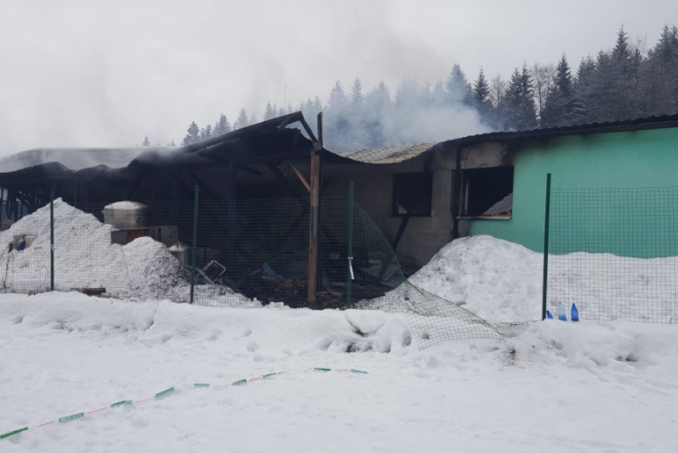 Ilustračný obrázok k článku FOTO Požiar výrobnej haly v Ľubovninanskych kúpeľoch: Spôsobil škody za 300 tisíc eur