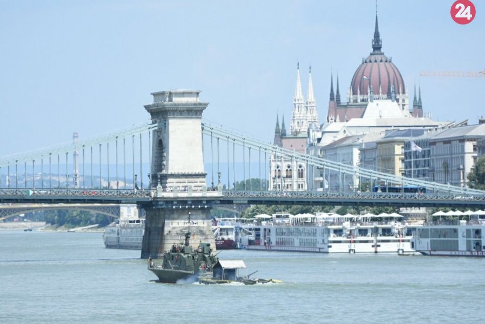 Ilustračný obrázok k článku Pyrotechnici vyzdvihnú dve bomby z Dunaja: V sobotu evakuujú časť Budapešti