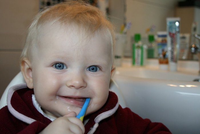 Ilustračný obrázok k článku Cumlík by nemali mať deti, ak už majú zuby: Inak môže narobiť problémy s chrupom