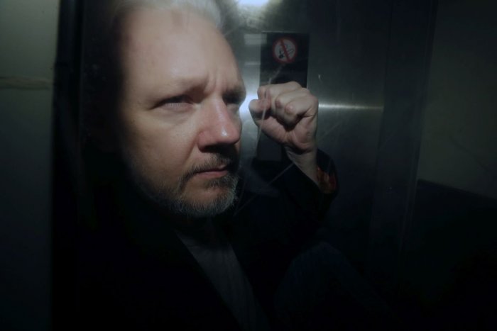 Ilustračný obrázok k článku Britský minister schválil Assangeovo vydanie do USA: O všetkom rozhodne súd