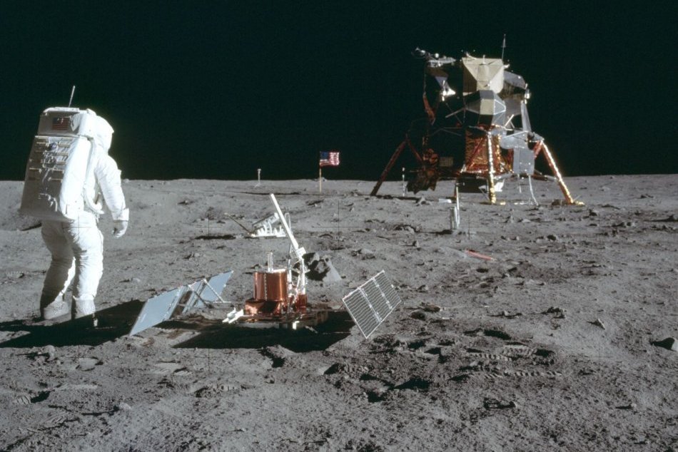 Ilustračný obrázok k článku KVÍZ: Prví ľudia pristáli na Mesiaci pred 50 rokmi. Poznáte lunárny program?