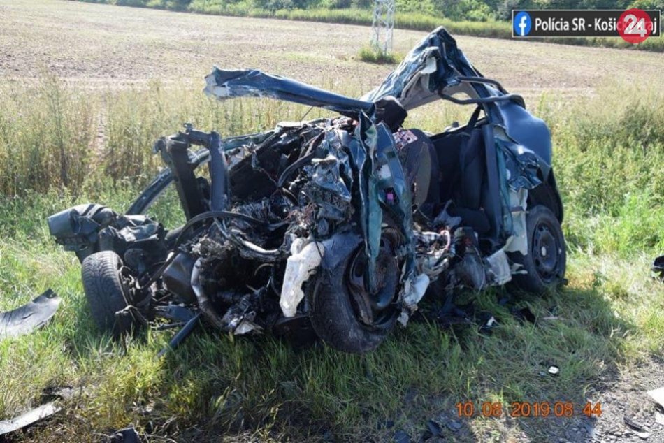 Ilustračný obrázok k článku Z auta ostal len vrak: Vodič (†39) z okresu Martin zraneniam na mieste podľahol, FOTO