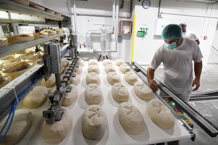 Ilustračný obrázok k článku Chlieb náš každodenný bude DRAHŠÍ: Môže za to aj štát!, neberú si servítku pekári