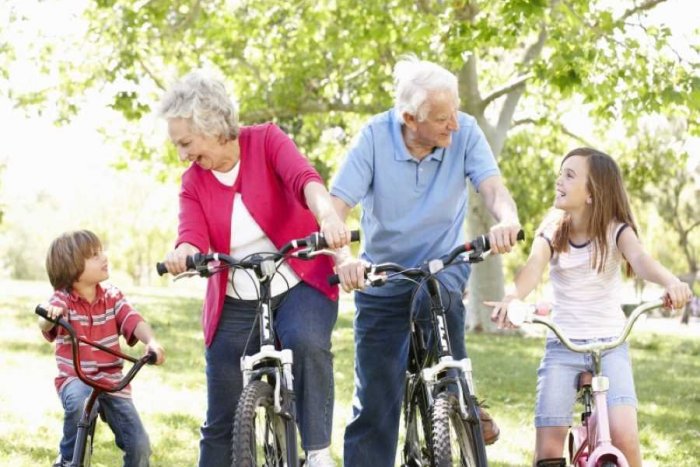 Senior konto vám uľahčí dôchodok a vy sa môžete venovať svojím vnúčatám.
