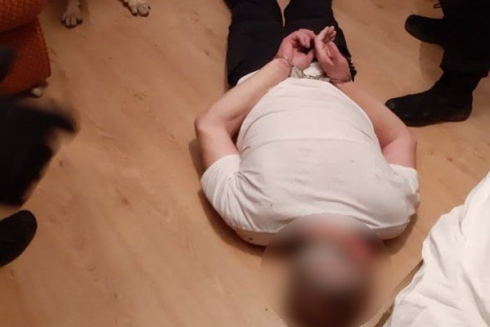Ilustračný obrázok k článku Dráma v Rožňavskom okrese: Muž (65) tvrdil, že zastrelí rodinu aj policajtov