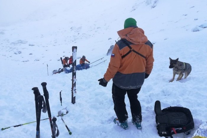 Ilustračný obrázok k článku Tragédia v Nízkych Tatrách: Na lyžiarov sa spustila lavína, mladík (†23) neprežil