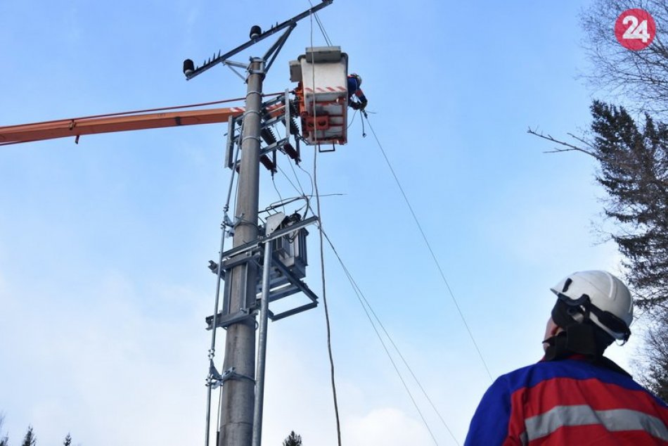 Ilustračný obrázok k článku Stredné Slovensko bičuje vietor: Veľké výpadky elektriny, ZOZNAM zasiahnutých lokalít